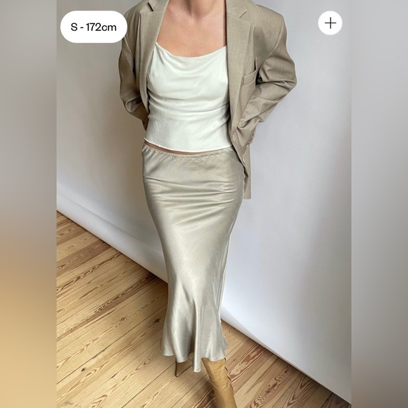 Djerf Avenue satin skirt in colour Rain. only worn once - Picture 3 of 3